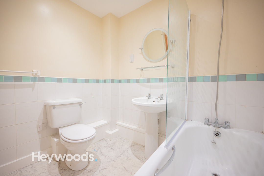 2 bed apartment to rent in London Road, Newcastle  - Property Image 9