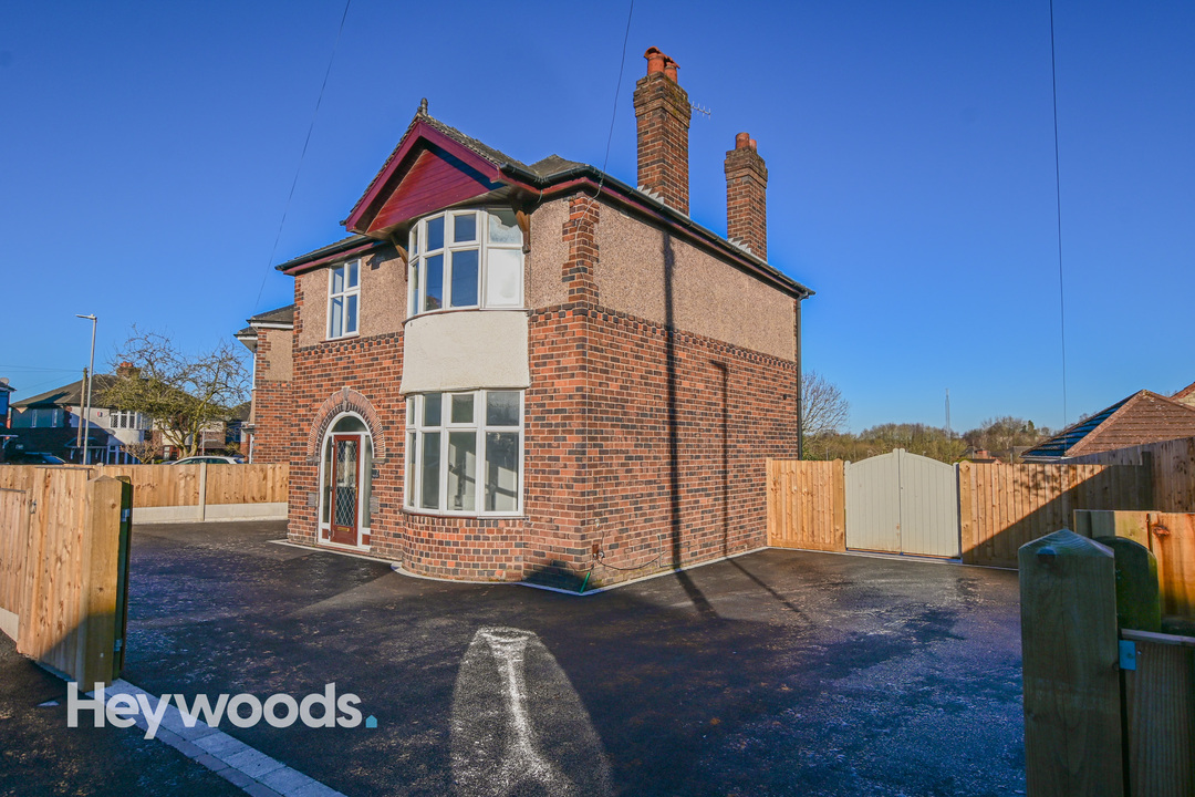 3 bed detached house to rent in Heron Cross, Stoke on Trent - Property Image 1