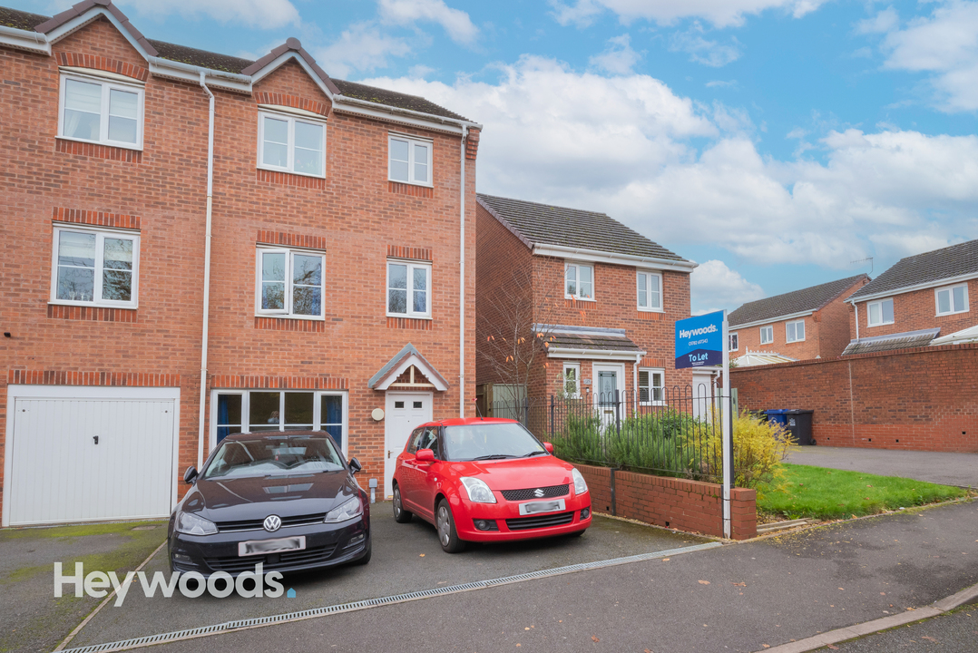5 bed semi-detached house to rent in Galingale View, Newcastle - Property Image 1