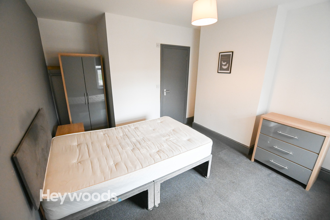 1 bed house of multiple occupation to rent in Hanley, Stoke-on-Trent  - Property Image 2