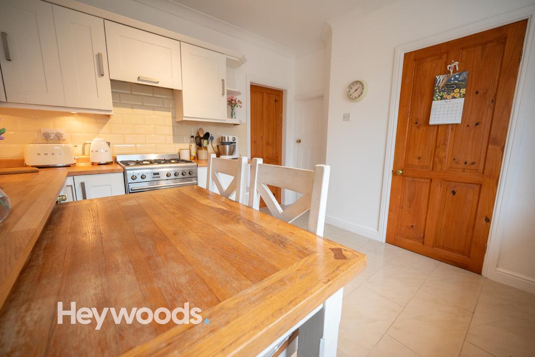 2 bed semi-detached house for sale in Blurton, Stoke-on-Trent  - Property Image 5