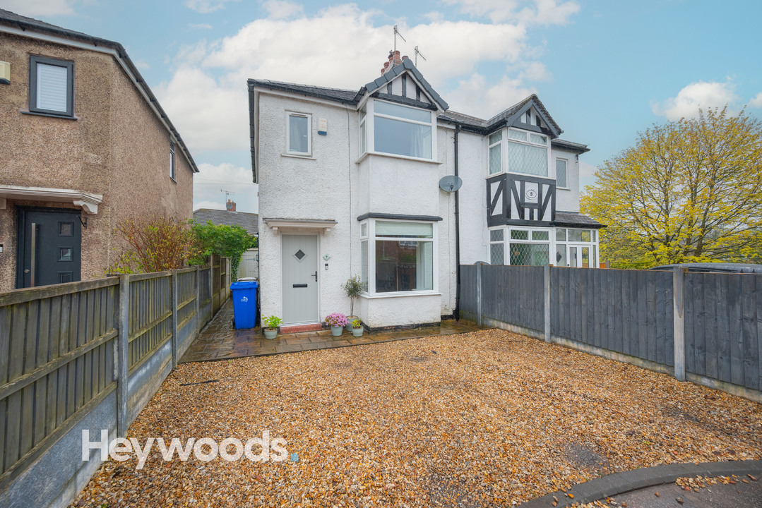 2 bed semi-detached house for sale in Blurton, Stoke-on-Trent - Property Image 1