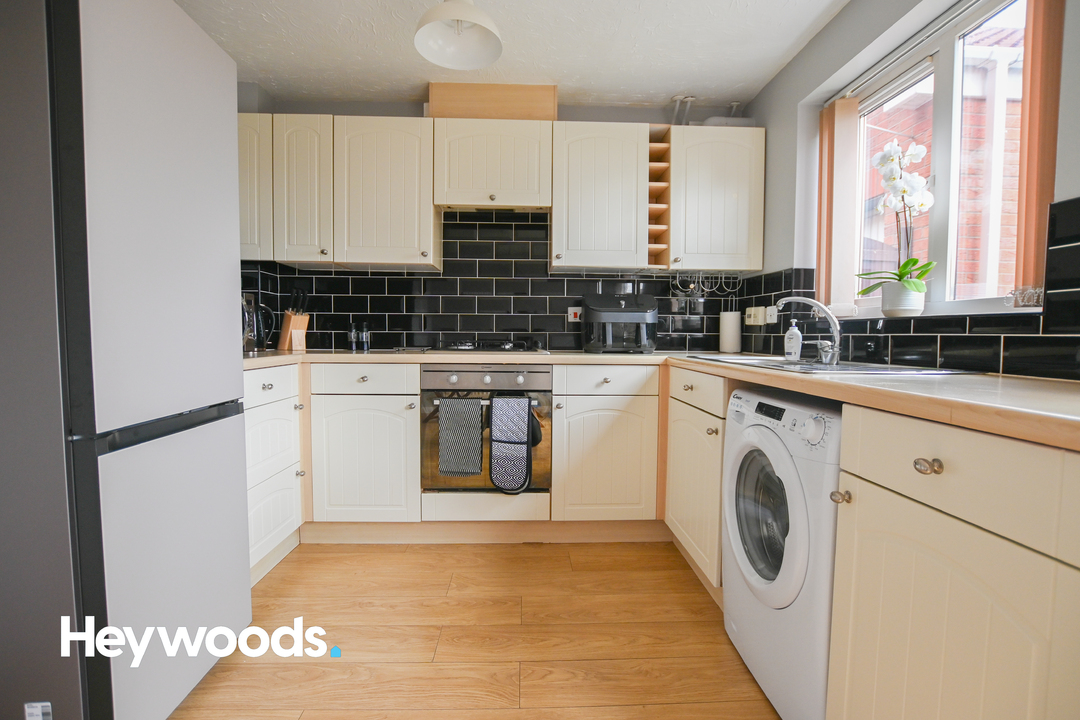 3 bed semi-detached house to rent in Basford, Stoke-on-Trent  - Property Image 10