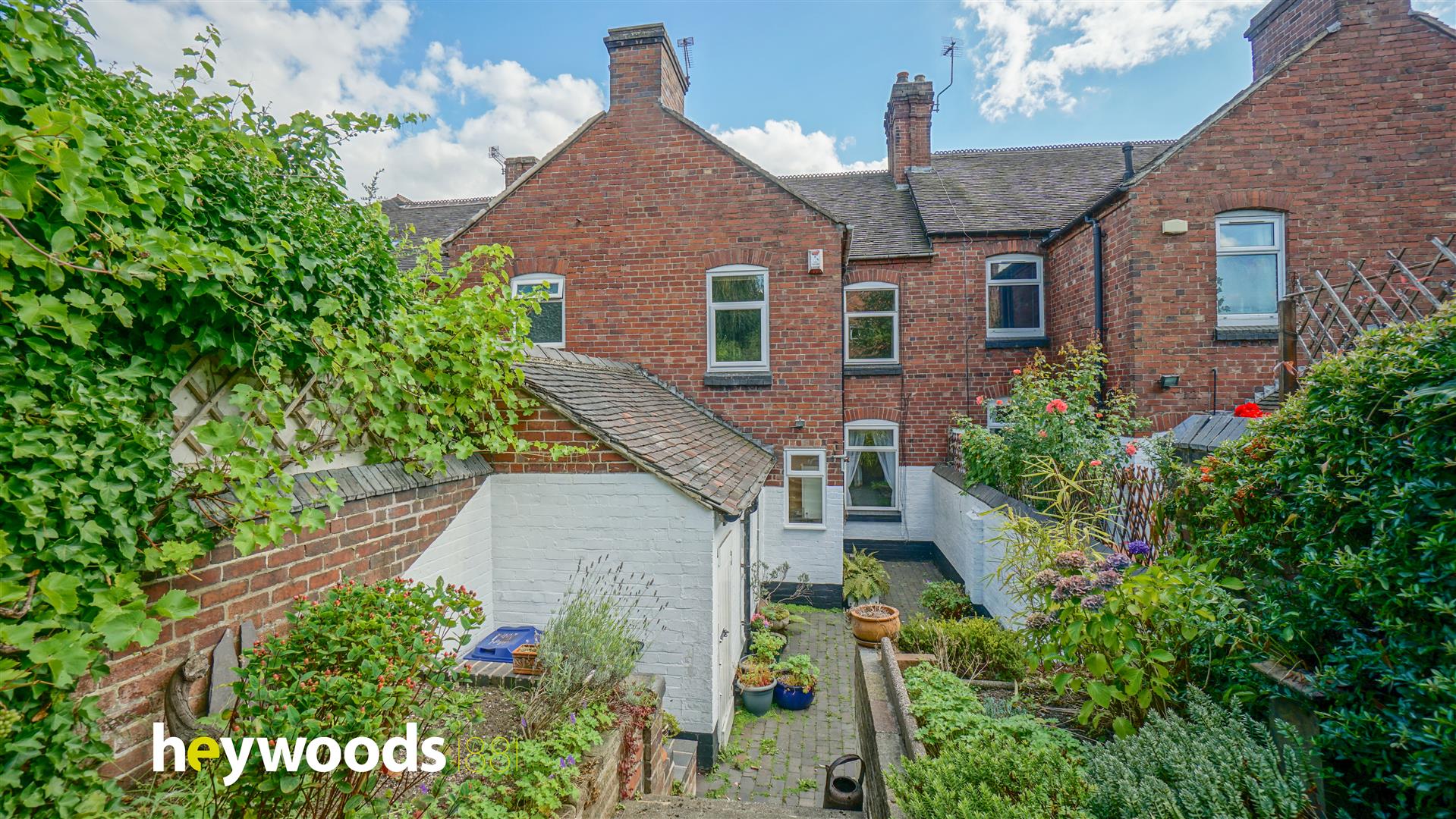 3 bed terraced house to rent in Well Street, Newcastle-under-Lyme  - Property Image 2