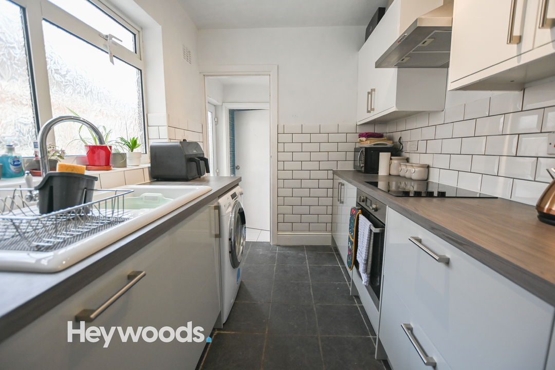 2 bed terraced house for sale in Oakhill, Stoke-on-Trent  - Property Image 9
