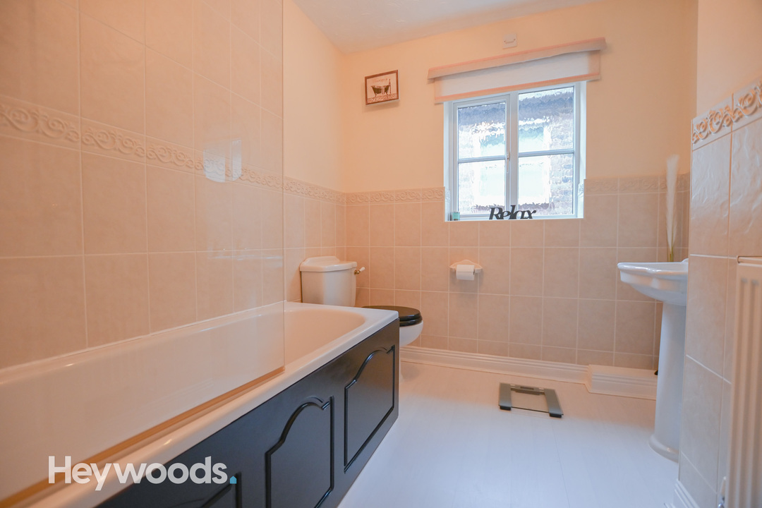 5 bed detached house for sale in Bluebell Drive, Newcastle under Lyme  - Property Image 27