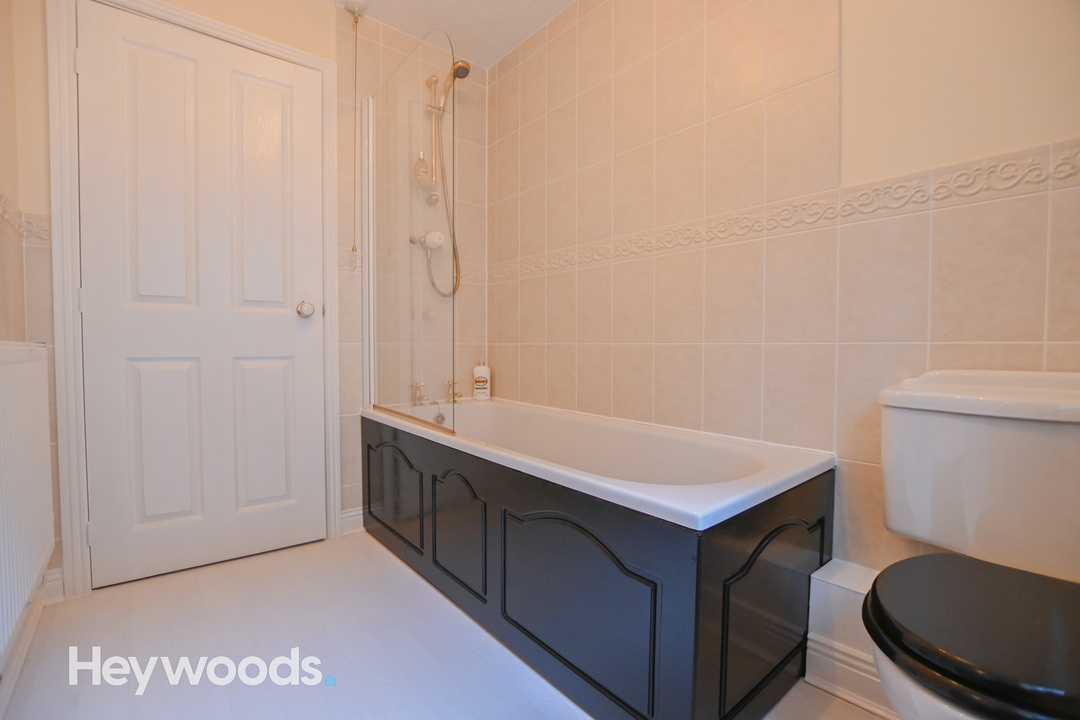 5 bed detached house for sale in Bluebell Drive, Newcastle under Lyme  - Property Image 28