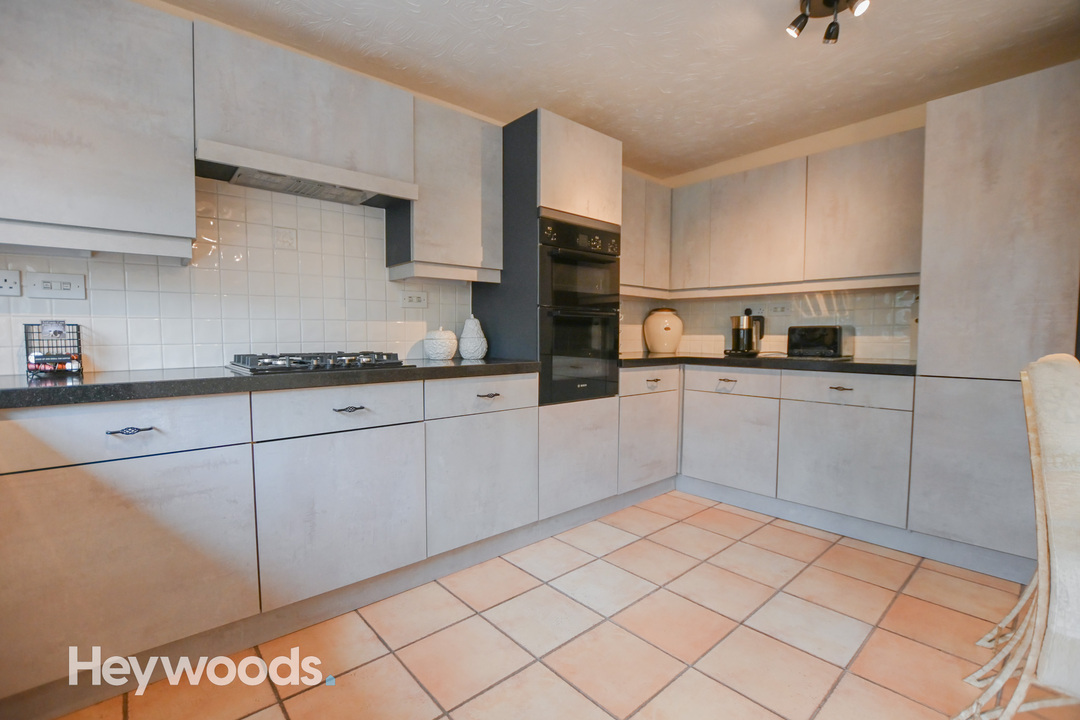 5 bed detached house for sale in Bluebell Drive, Newcastle under Lyme  - Property Image 7