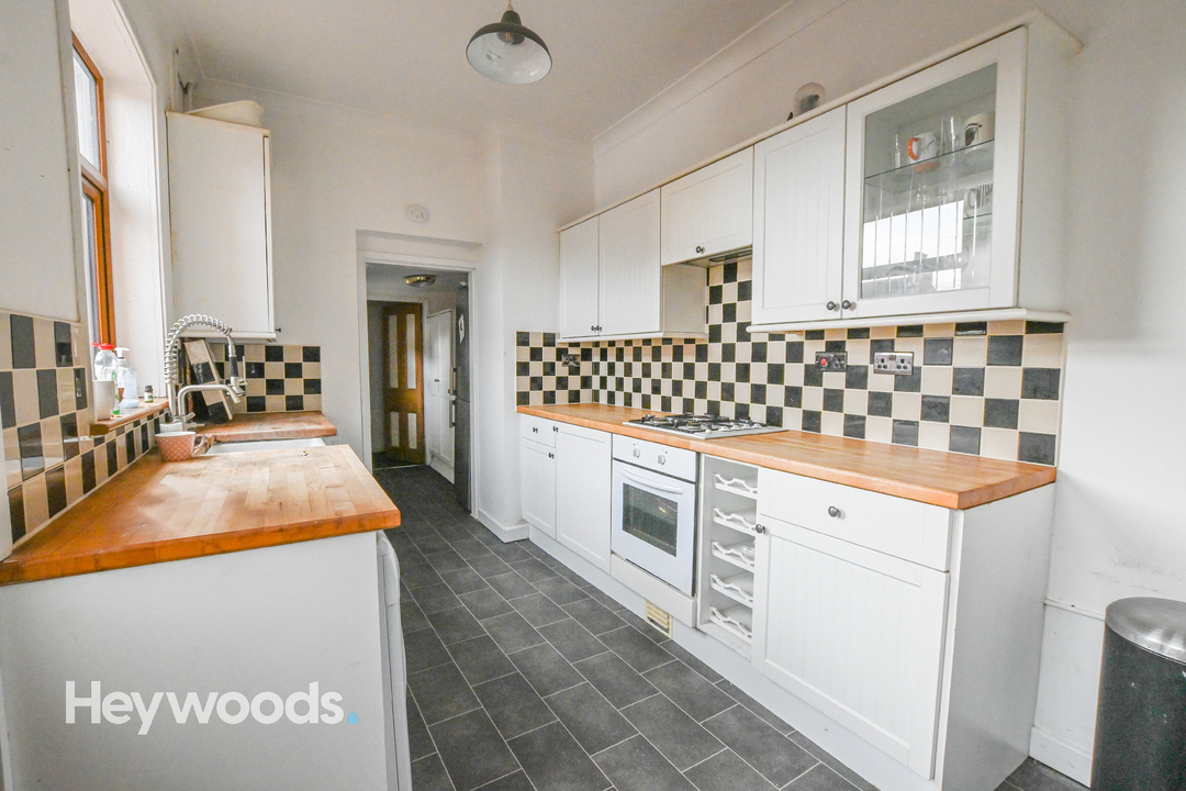 2 bed end of terrace house to rent in Penkhull, Stoke-on-Trent  - Property Image 2