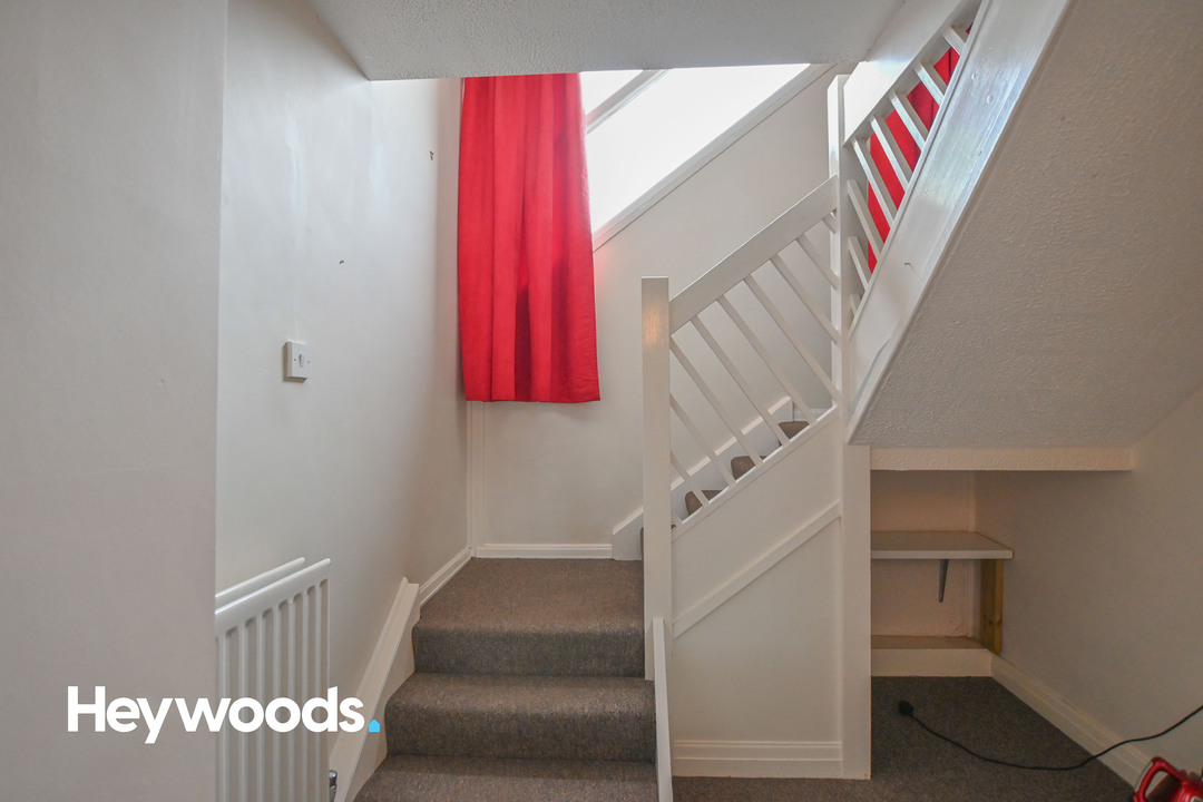 3 bed terraced house to rent in Penkhull, Stoke-on-Trent  - Property Image 9