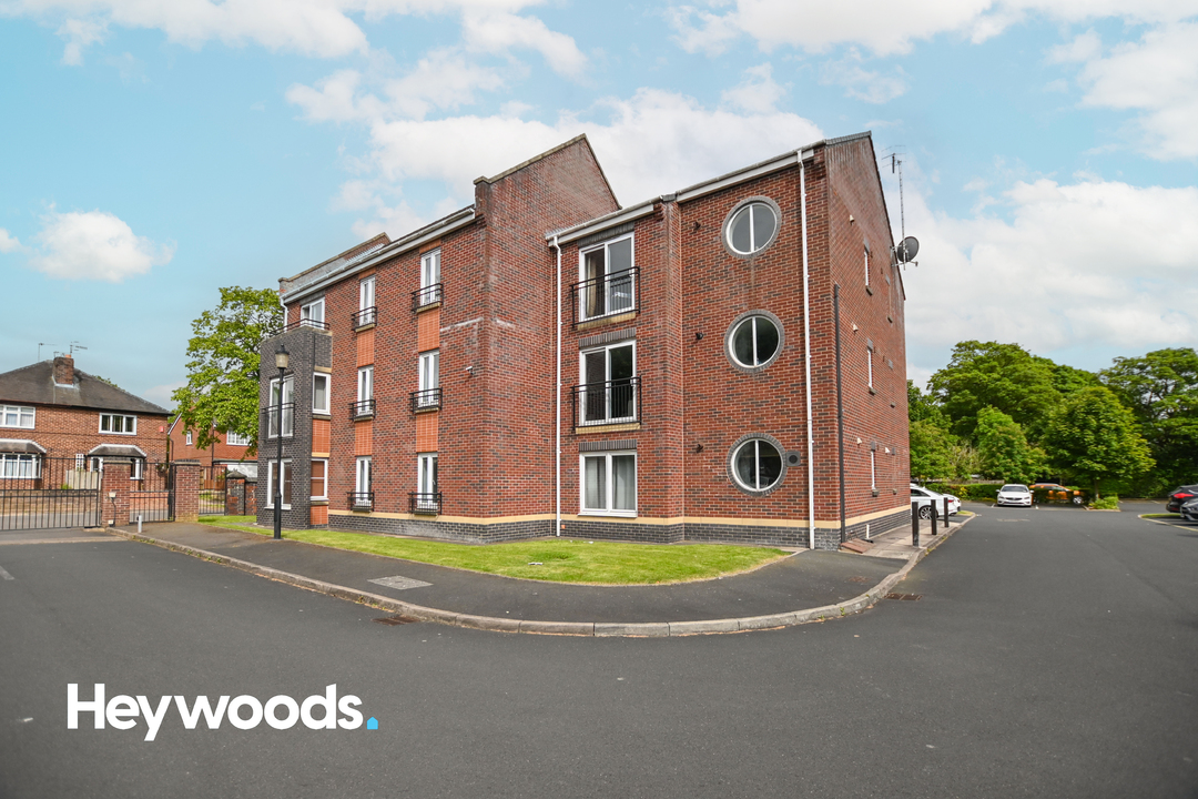 2 bed apartment to rent, Stoke-on-Trent  - Property Image 1