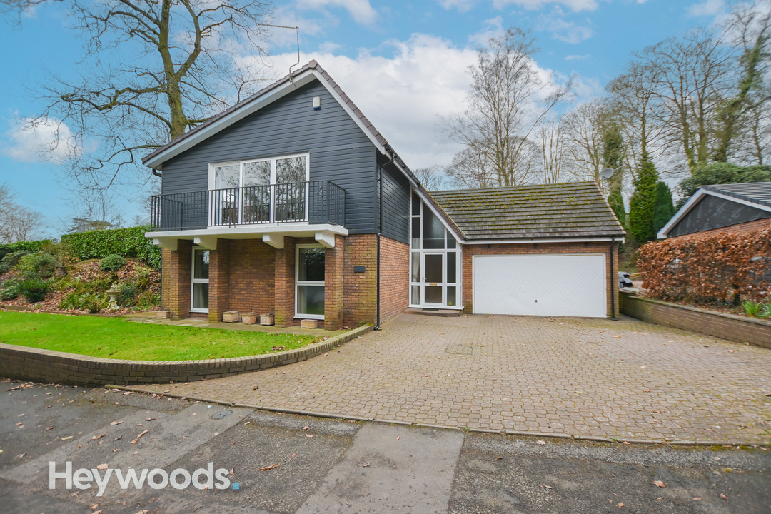 4 bed detached house for sale in Heighley Castle Way, Crewe - Property Image 1