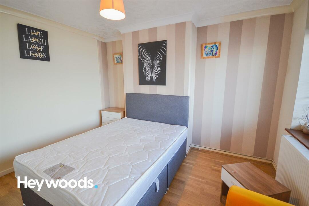 1 bed to rent in Harpfields, Stoke-On-Trent  - Property Image 3