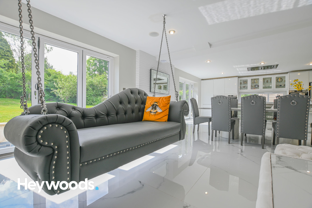6 bed detached house to rent in Westlands, Newcastle-under-Lyme  - Property Image 8