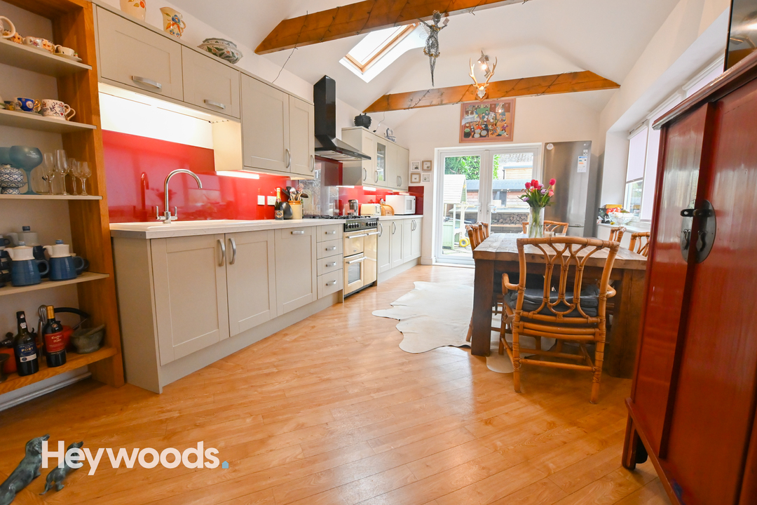 4 bed semi-detached house for sale in High Street, Newcastle-under-Lyme  - Property Image 2