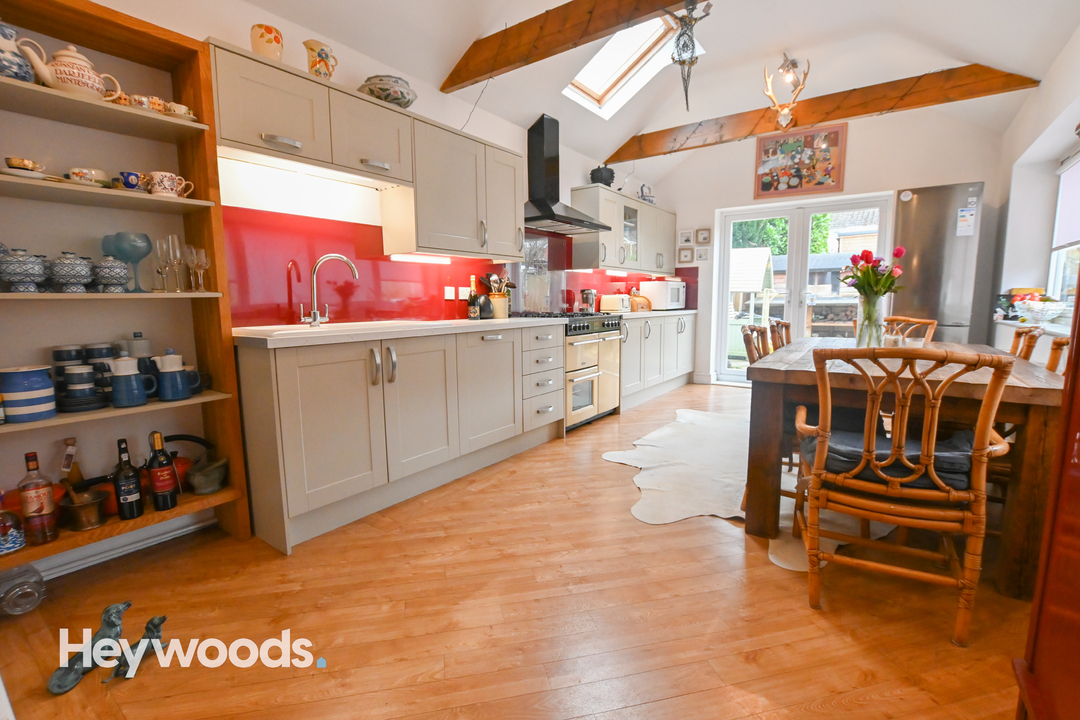 4 bed semi-detached house for sale in High Street, Newcastle-under-Lyme  - Property Image 5