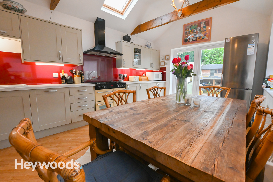 4 bed semi-detached house for sale in High Street, Newcastle-under-Lyme  - Property Image 6