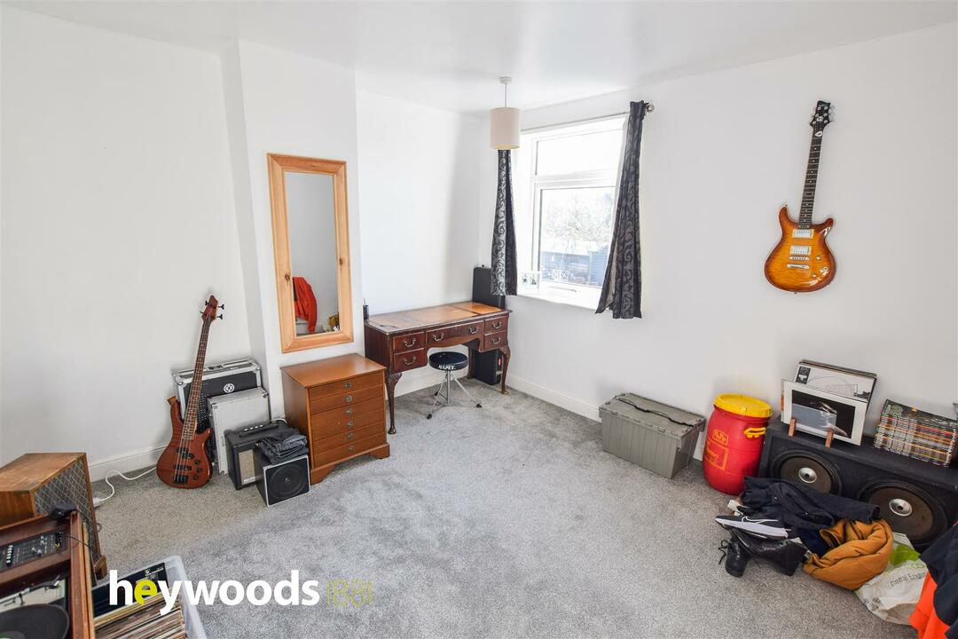 2 bed end of terrace house to rent in Dresden, Stoke-on-Trent  - Property Image 8