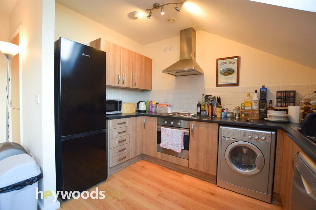 2 bed apartment for sale, Stoke-on-Trent  - Property Image 9