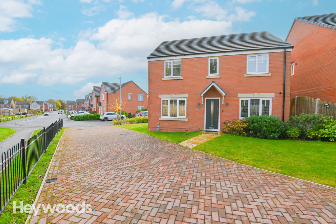 4 bed detached house for sale in Hartshill, Stoke-On-Trent  - Property Image 1