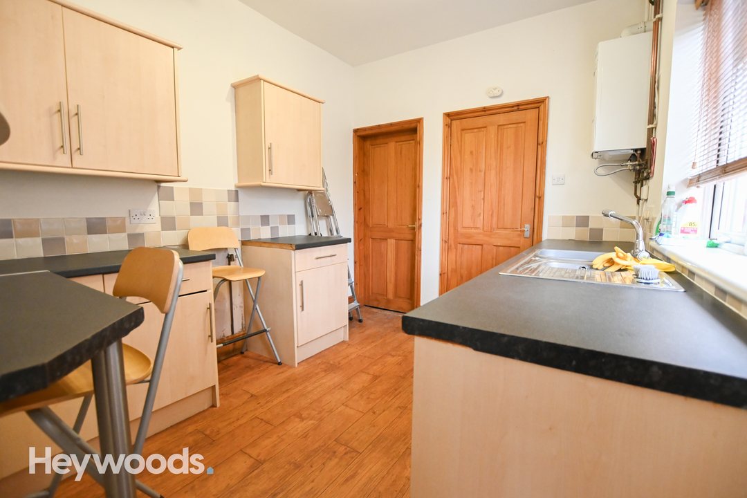 2 bed end of terrace house for sale in Penkhull, Stoke-on-Trent  - Property Image 6