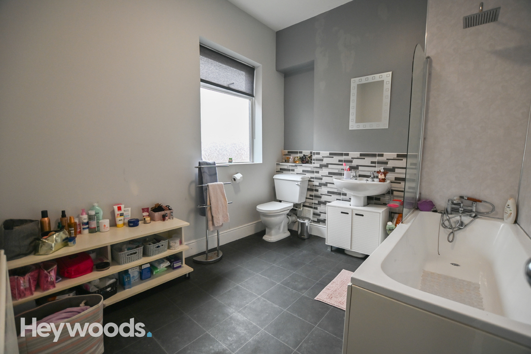 2 bed end of terrace house for sale in Penkhull, Stoke-on-Trent  - Property Image 10