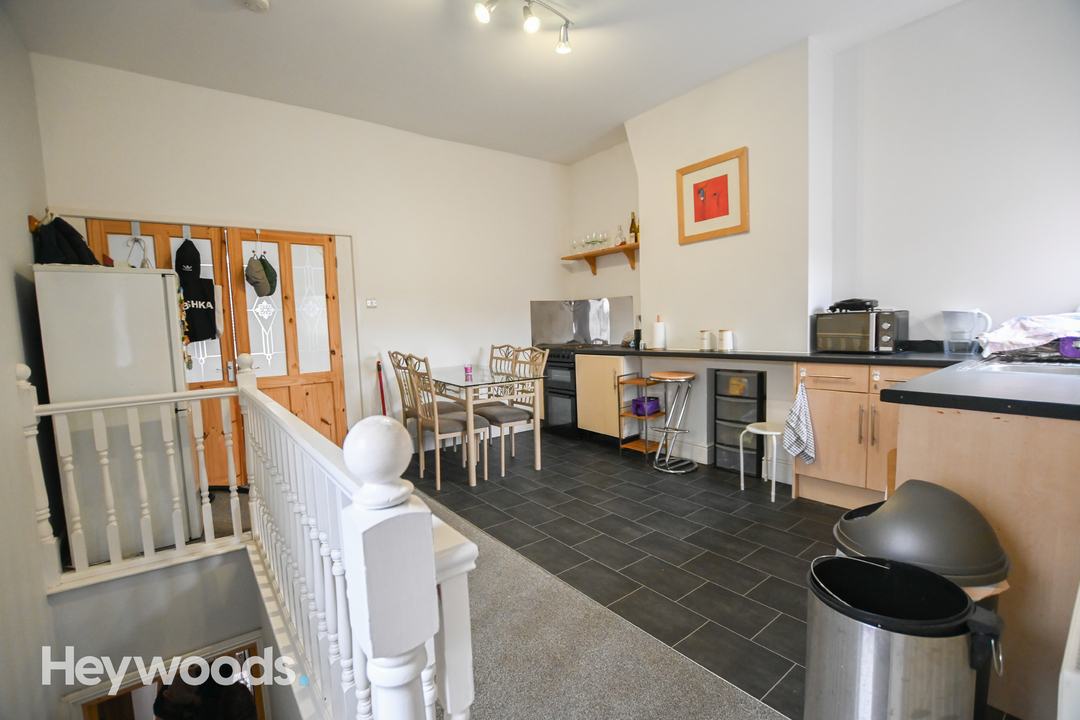 2 bed end of terrace house for sale in Penkhull, Stoke-on-Trent  - Property Image 8