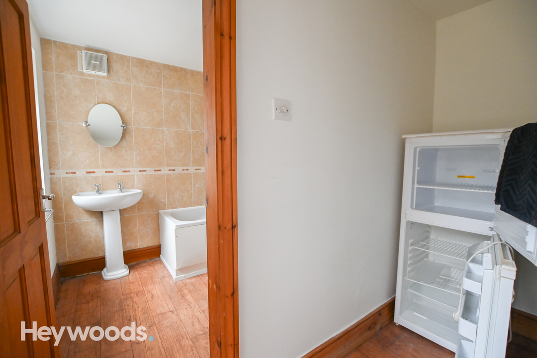 2 bed end of terrace house for sale in Penkhull, Stoke-on-Trent  - Property Image 18