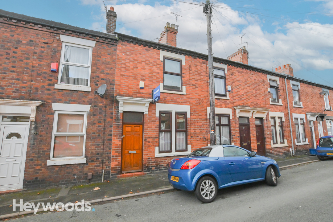 2 bed terraced house for sale in Hartshill, Newcastle-under-Lyme - Property Image 1