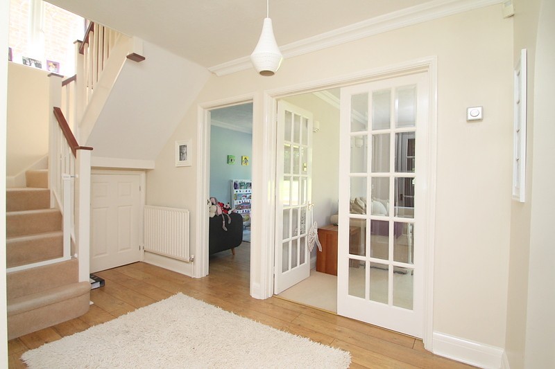 4 bed to rent in Mayes Close, Warlingham  - Property Image 4