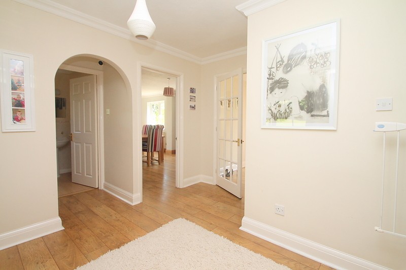4 bed to rent in Mayes Close, Warlingham  - Property Image 3