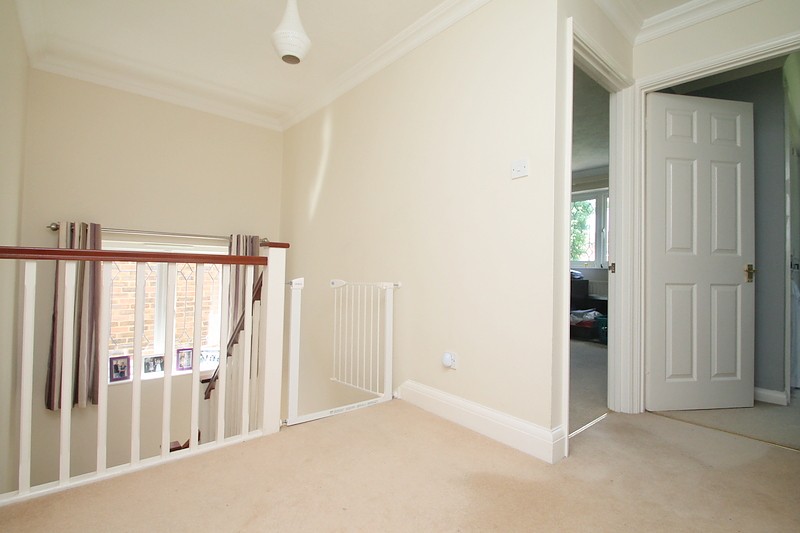 4 bed to rent in Mayes Close, Warlingham  - Property Image 11