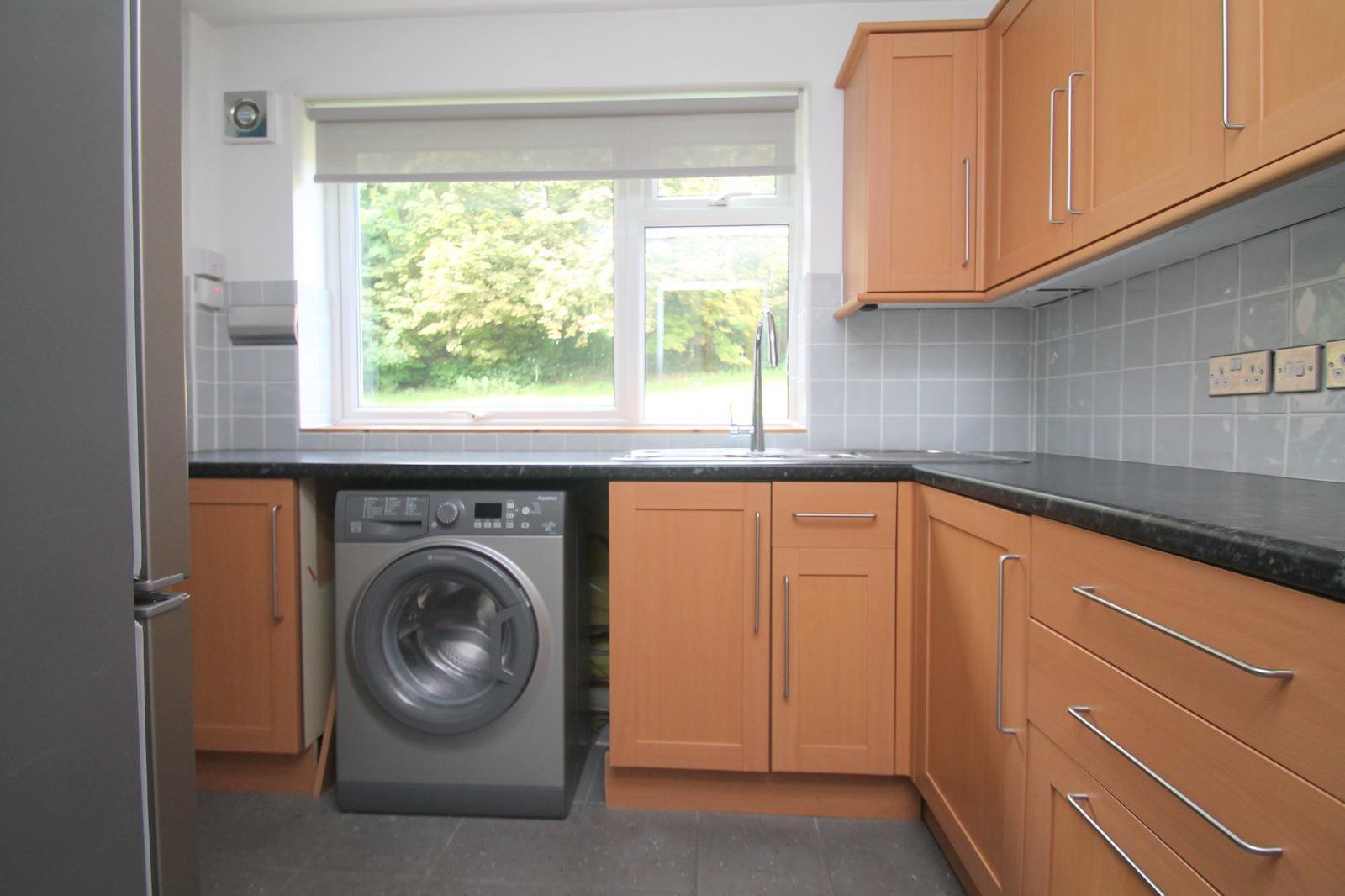 2 bed to rent in Hillside Road, Whyteleafe  - Property Image 5