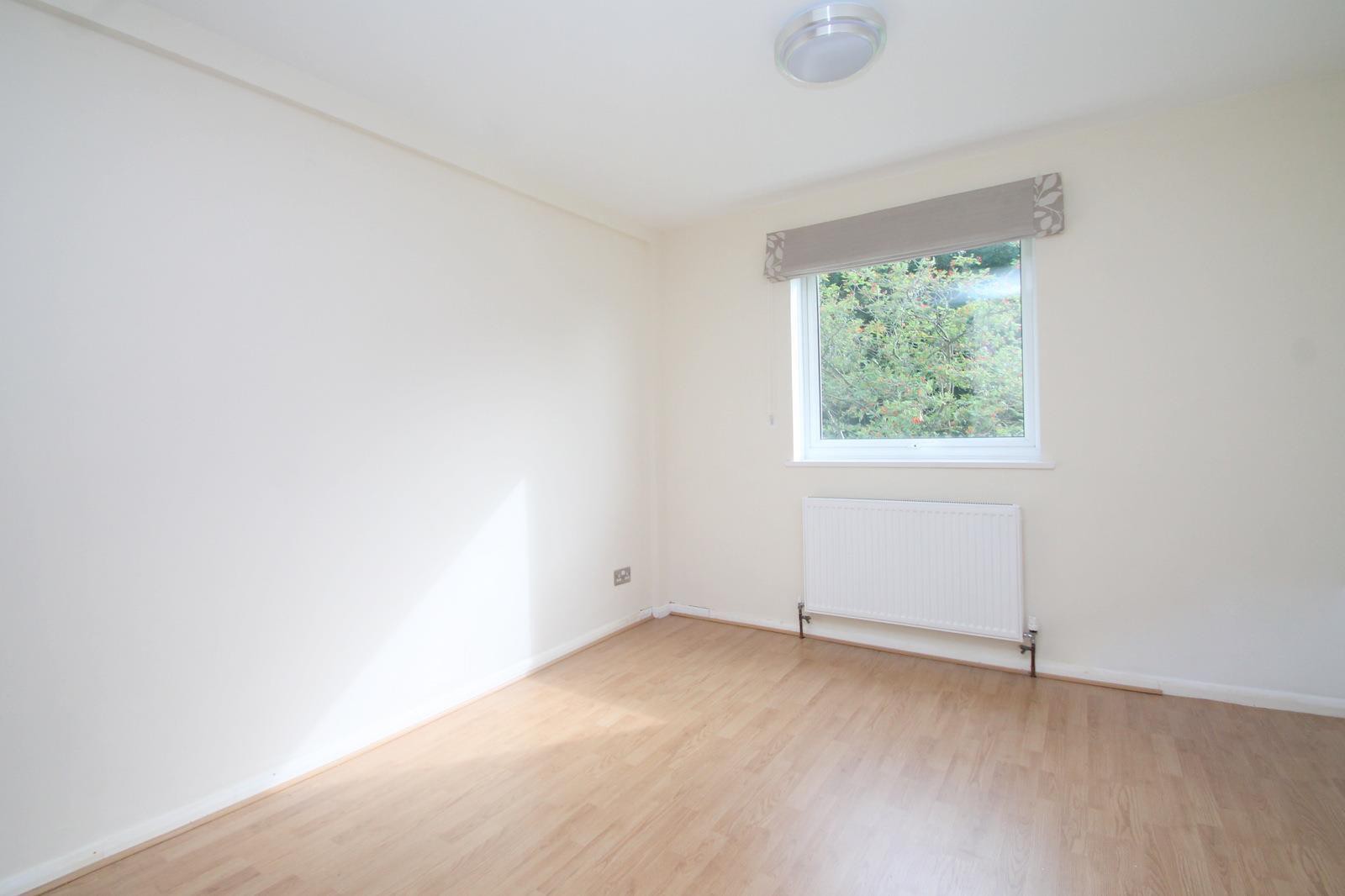 2 bed to rent in Hillside Road, Whyteleafe  - Property Image 6