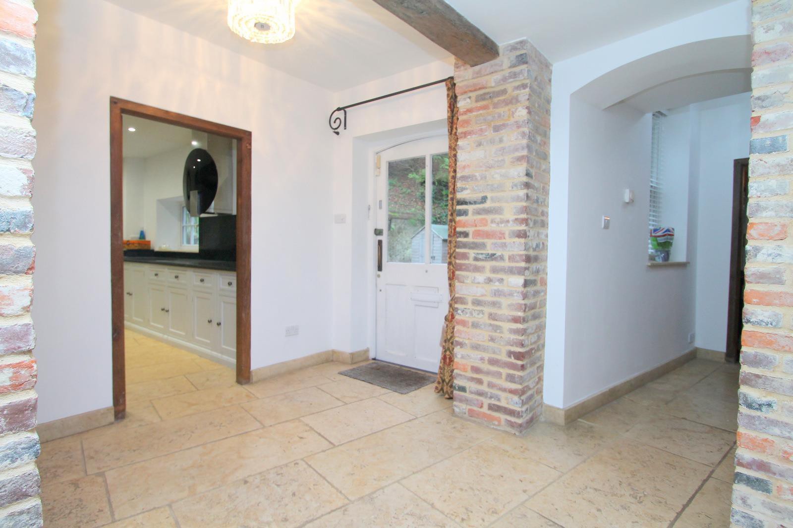 3 bed to rent in Underwood Road, Caterham  - Property Image 3