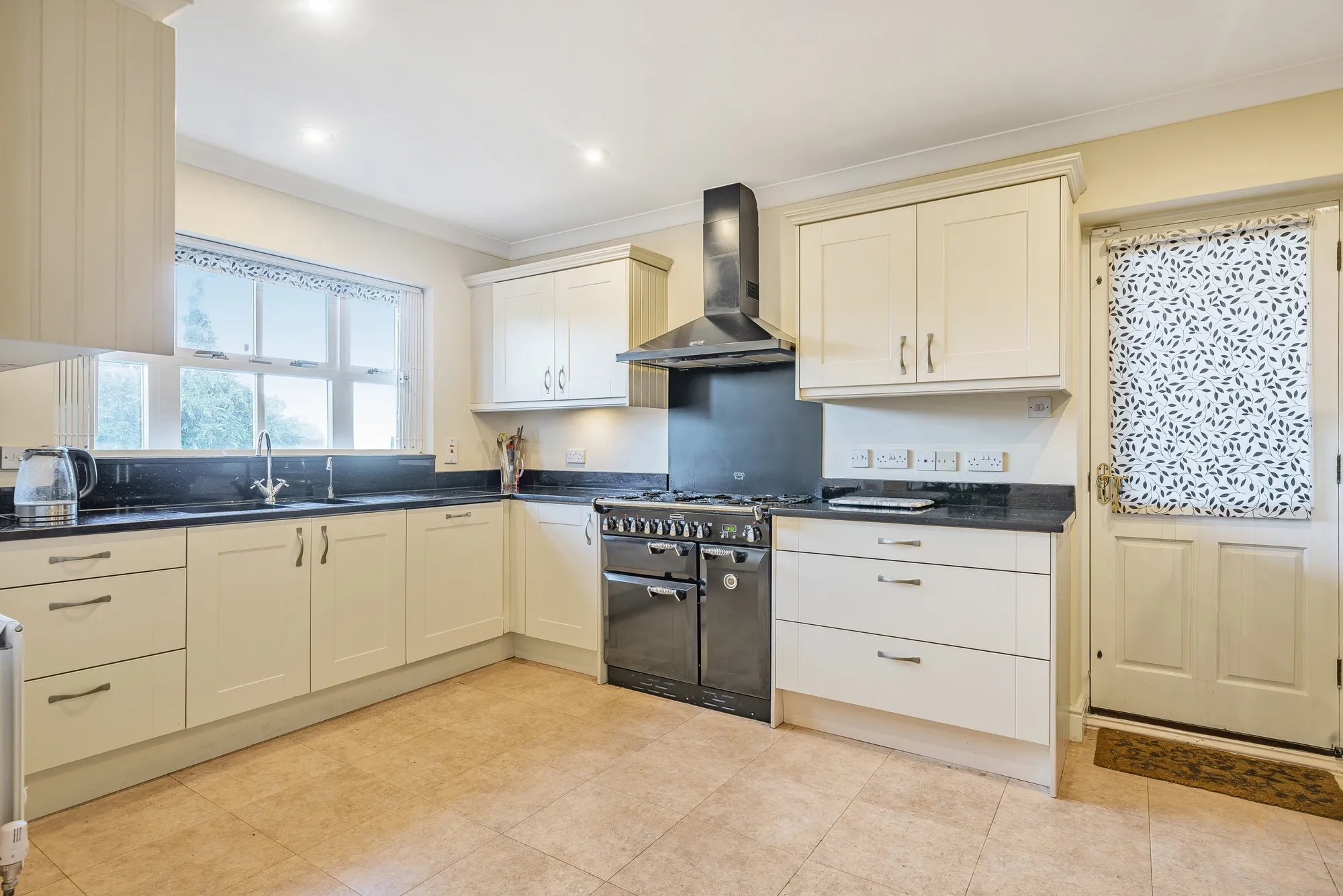 5 bed detached house for sale in Beech Avenue, South Croydon  - Property Image 3