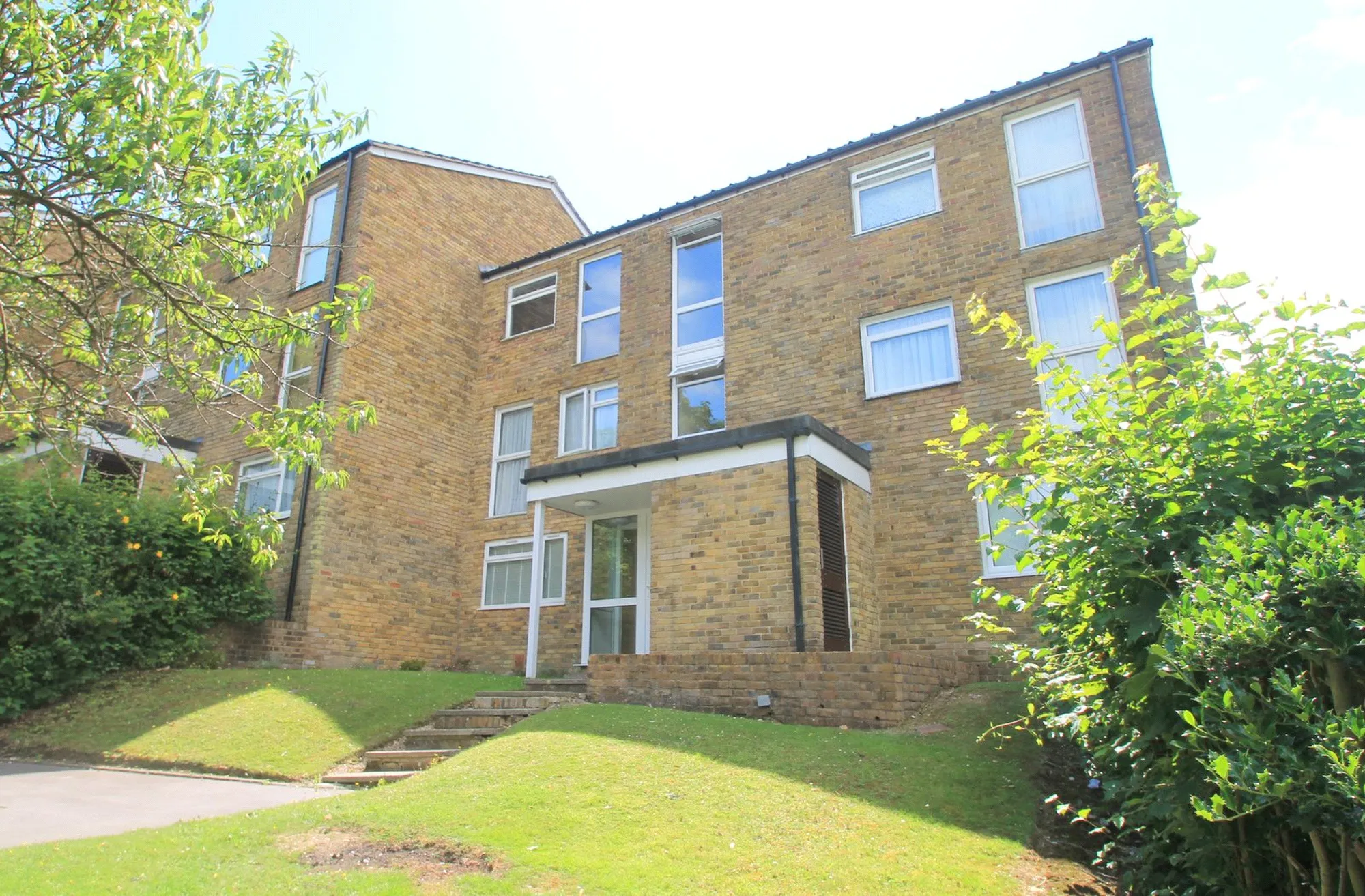 1 bed flat for sale in Court Wood Lane, Croydon 1