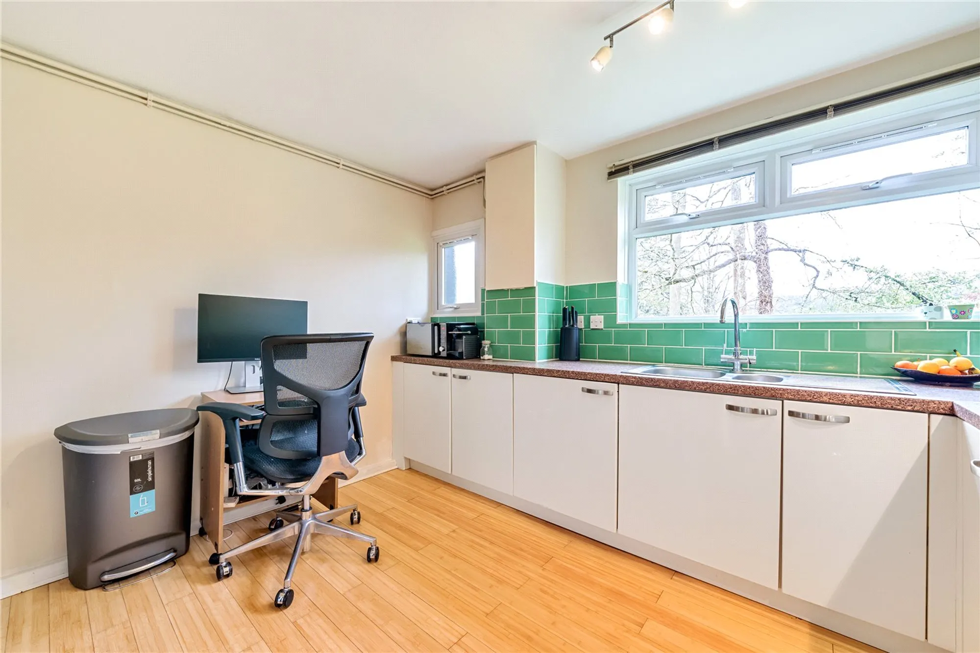 2 bed flat for sale in Hayes Lane, Kenley  - Property Image 8