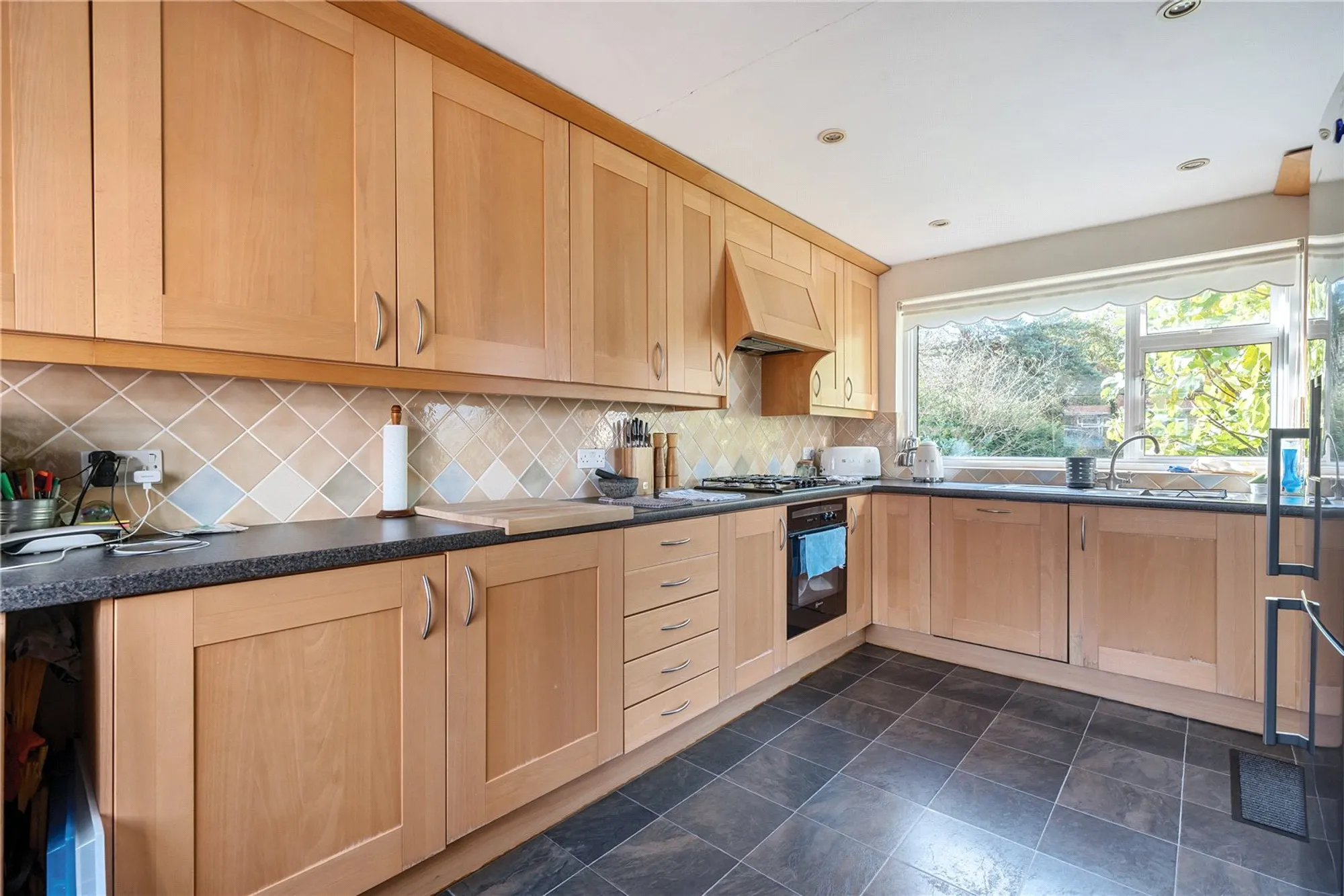 3 bed semi-detached bungalow for sale in Wattendon Road, Kenley  - Property Image 2