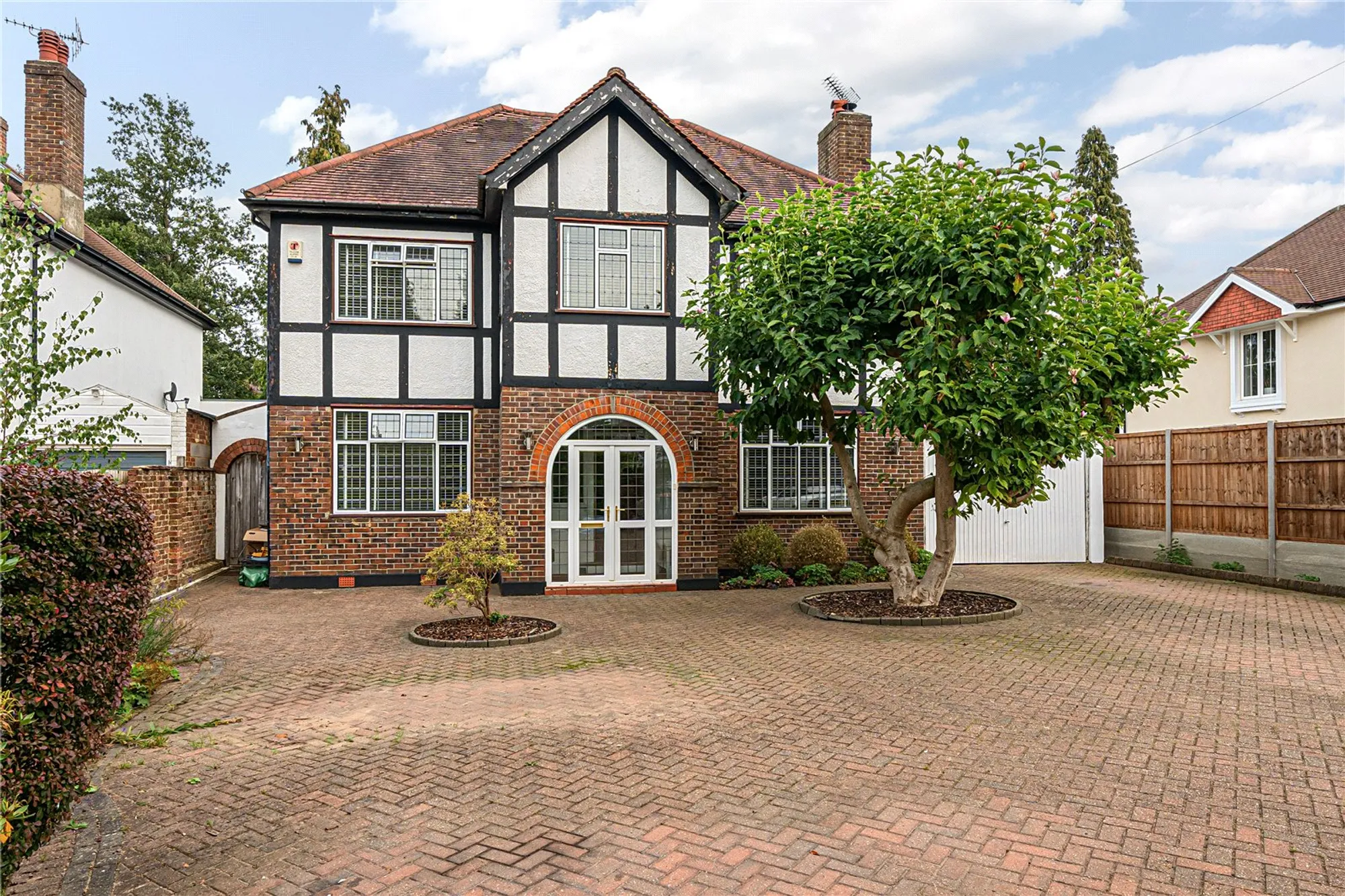 5 bed detached house for sale in Whyteleafe Road, Caterham 1