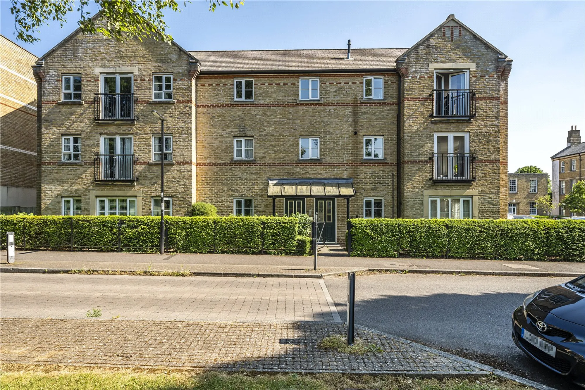 2 bed flat for sale in Sergeants Place, Caterham 1