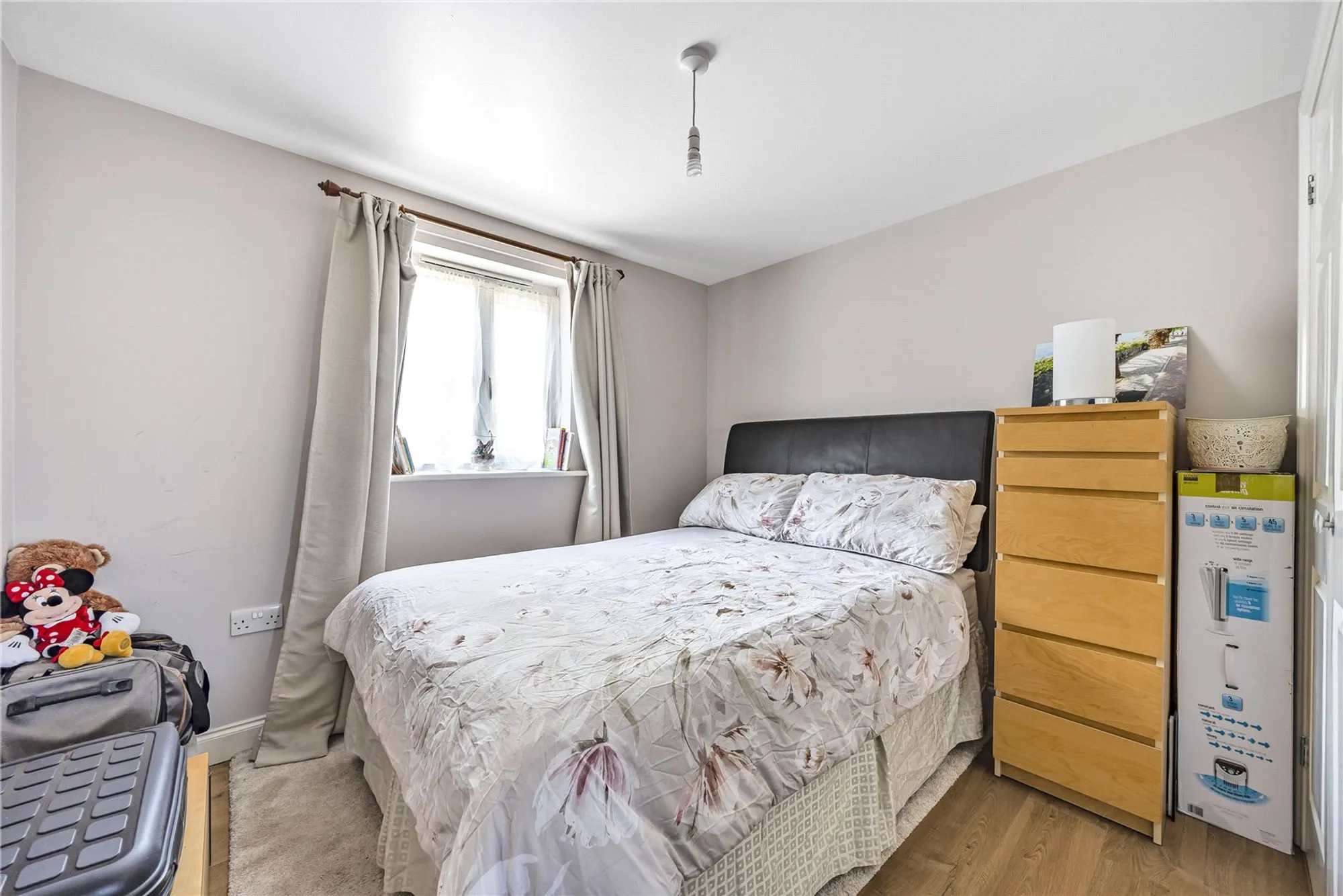2 bed flat for sale in Sergeants Place, Caterham  - Property Image 7