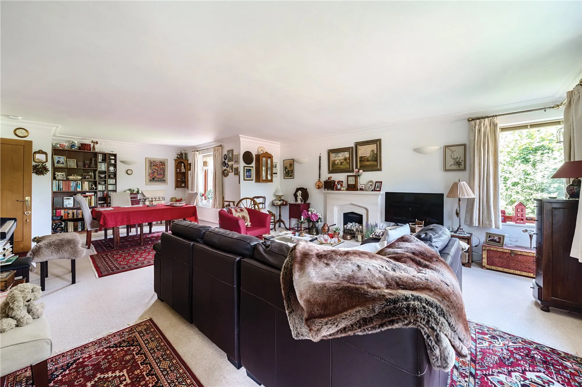 2 bed flat for sale in St. Mary's Mount, Caterham  - Property Image 8