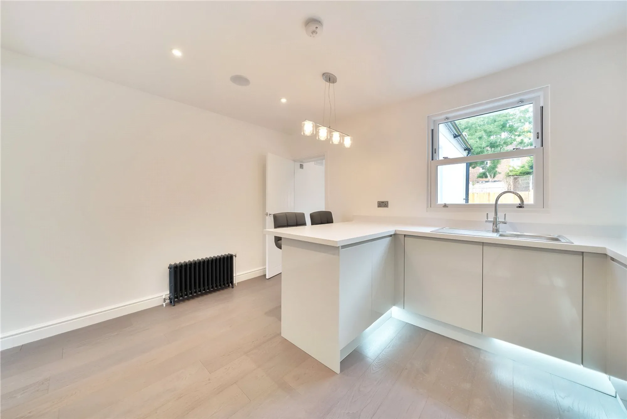 2 bed semi-detached house for sale in Godstone Road, Caterham  - Property Image 5
