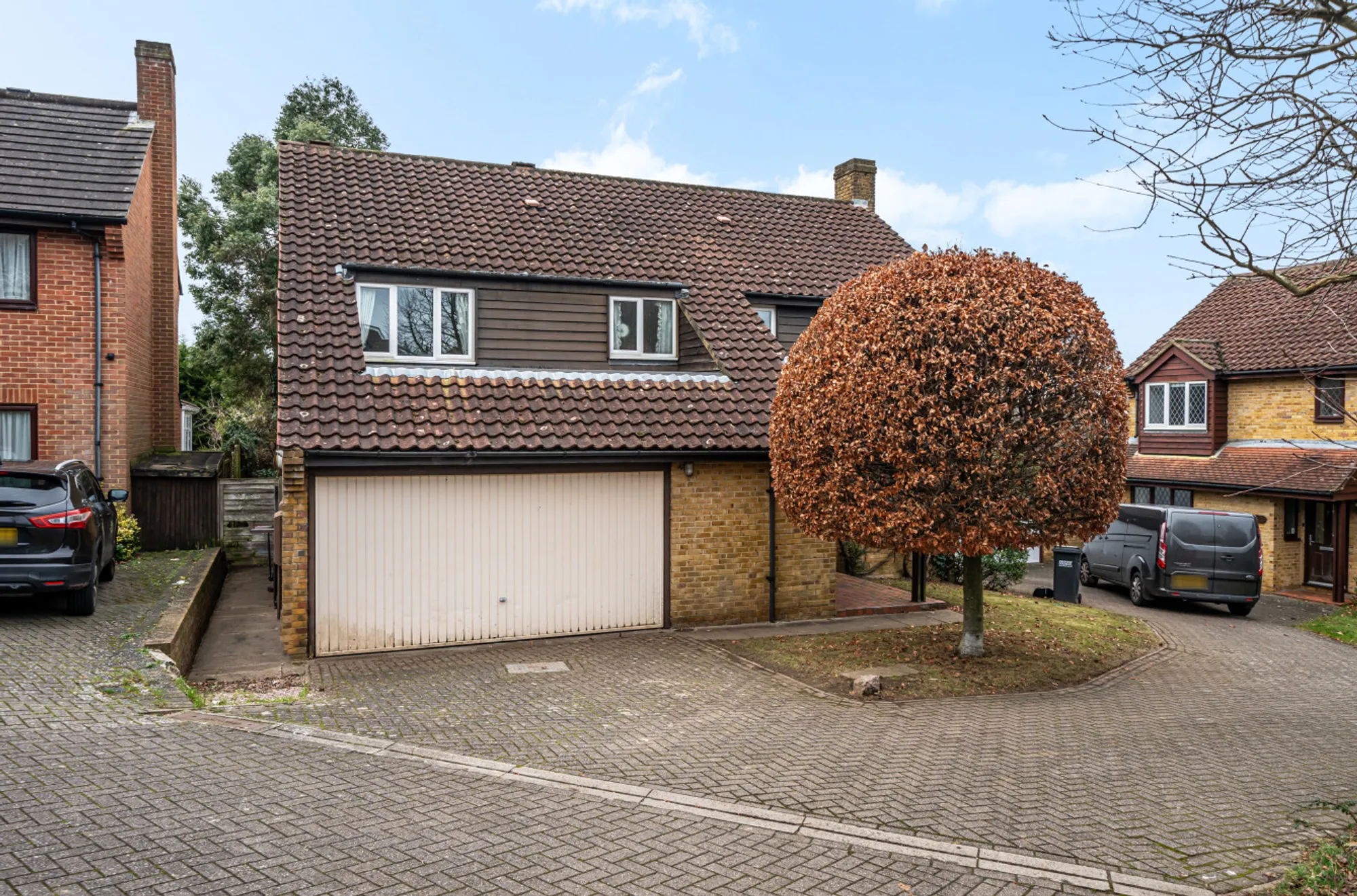 4 bed detached house for sale in Graham Road, Purley 1