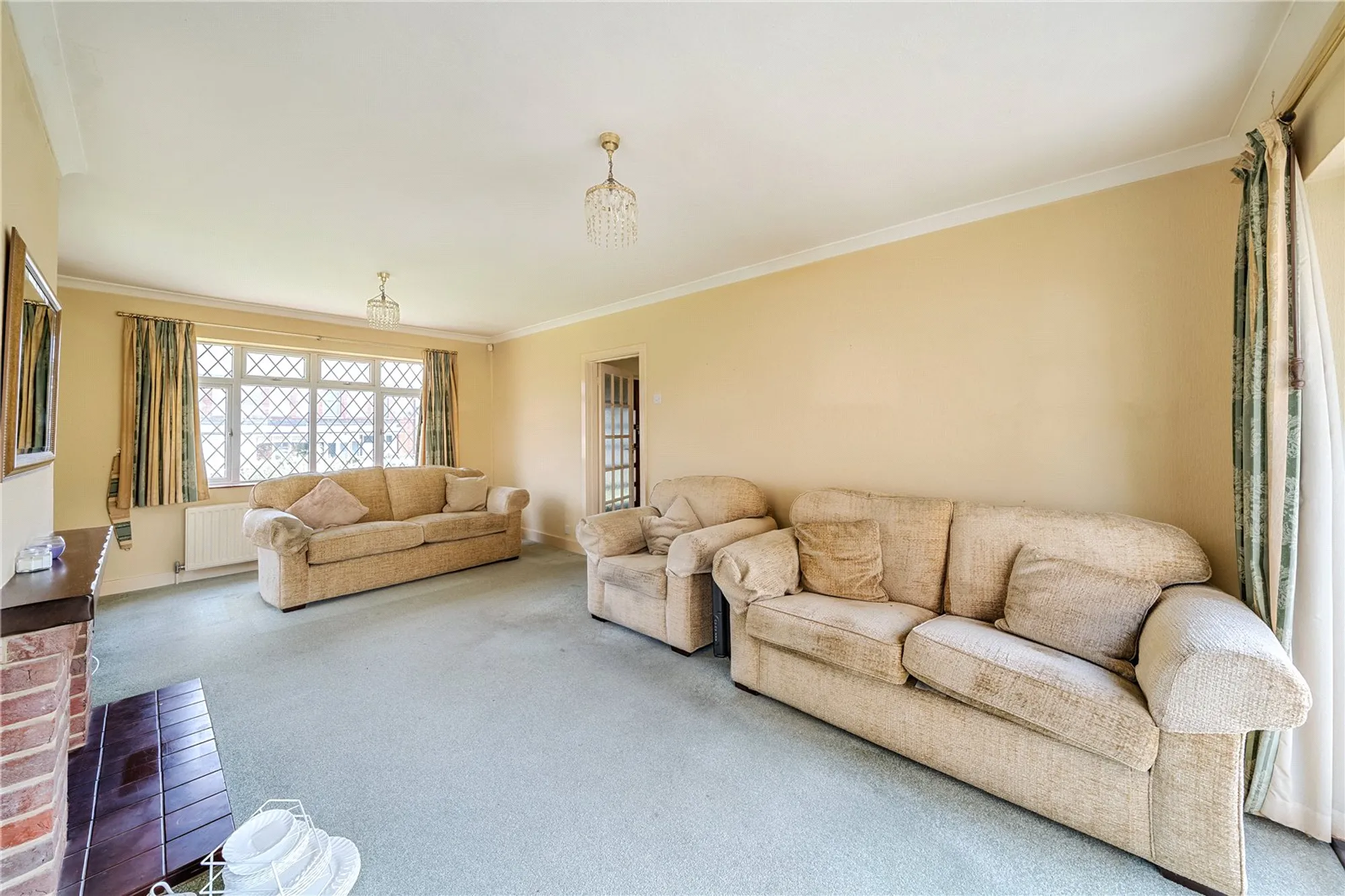 2 bed detached bungalow for sale in Limpsfield Road, Warlingham 1