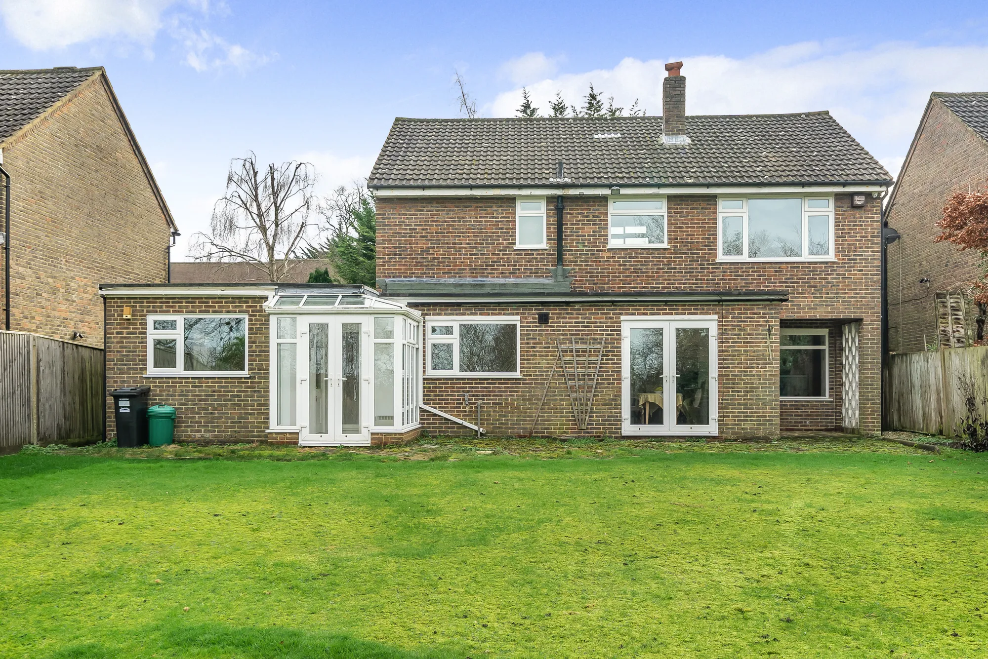 3 bed detached house for sale in Waterfield Drive, Warlingham  - Property Image 1