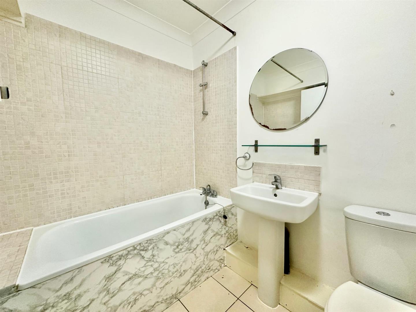 1 bed flat to rent in Lewisham Road, London 4