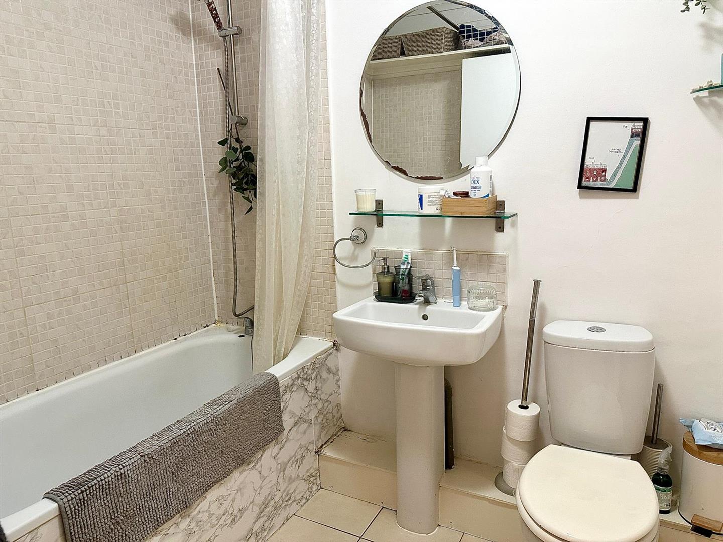 1 bed flat to rent in Lewisham Road, London  - Property Image 4