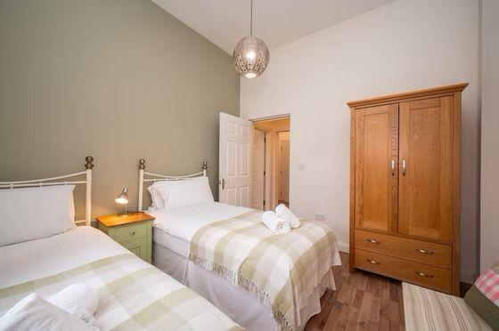 2 bed flat to rent in Marischal Road, London  - Property Image 7
